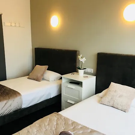 هوتل إكسابالا 3* Ses Cadenes