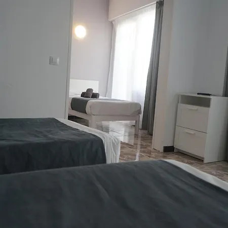 هوتل إكسابالا 3* Ses Cadenes